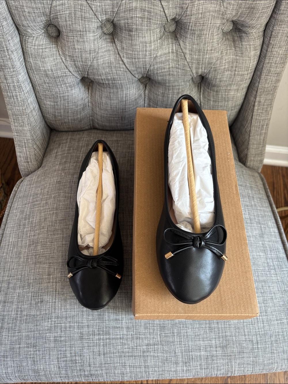 Women's Black Leather Ballet Flats with Bow Accent